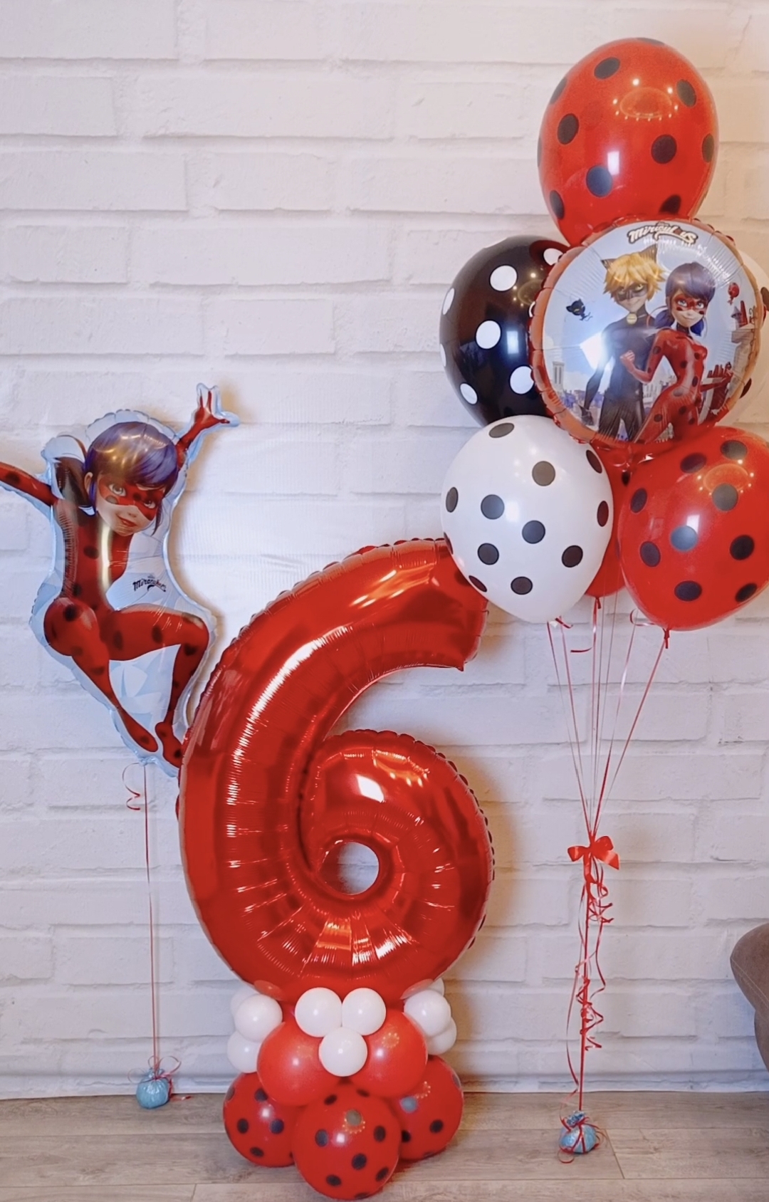Набор шаров для девочки с Леди Баг и цифрой